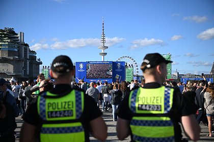 Мужчина напал на болельщиков с ножом в фан-зоне Евро 2024 Мужчина напал на болельщиков с ножом в фан-зоне Евро 2024