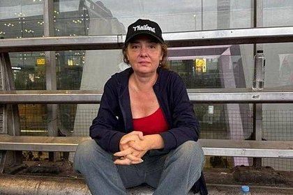 Застрявшей в аэропорту Бангкока бывшей полицейской помогли вернуться домой Застрявшей в аэропорту Бангкока бывшей полицейской помогли вернуться домой