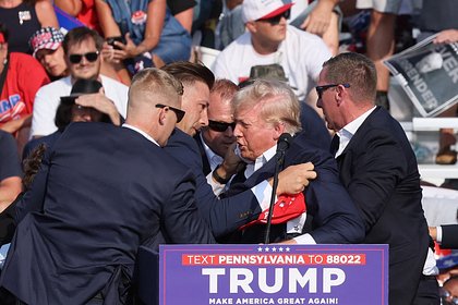 Военный эксперт рассказал о спасшей во время покушения жизнь Трампу случайности Военный эксперт рассказал о спасшей во время покушения жизнь Трампу случайности
