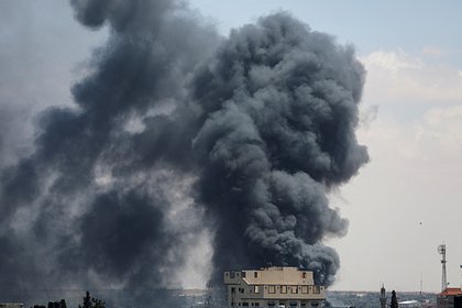 Израиль совместно с США совершил атаку с воздуха по порту в Йемене Израиль совместно с США совершил атаку с воздуха по порту в Йемене