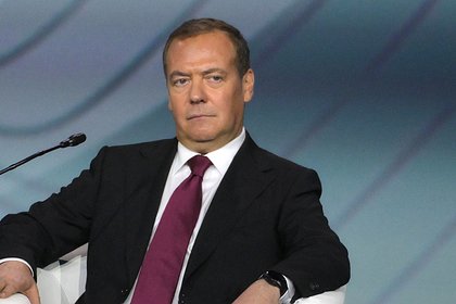 Медведев назвал выданных за границу в результате обмена россиян предателями