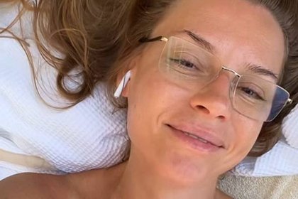 46-летняя Любовь Толкалина снялась в мокром платье без нижнего белья 46-летняя Любовь Толкалина снялась в мокром платье без нижнего белья