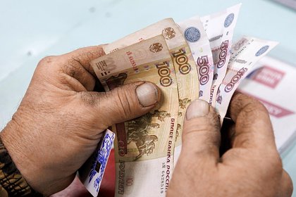 Рублю предсказали падение в случае рецессии в США Рублю предсказали падение в случае рецессии в США
