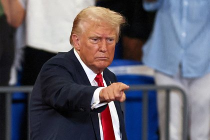 Трамп потребует от Минюста США крупную сумму из-за обысков в его поместье Трамп потребует от Минюста США крупную сумму из-за обысков в его поместье