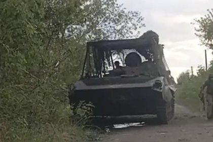 Российский солдат-срочник на «Жигулях» сжег украинскую бронемашину. Ему хватило канистры бензина Российский солдат-срочник на «Жигулях» сжег украинскую бронемашину. Ему хватило канистры бензина