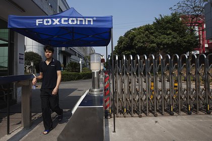 Производитель iPhone нанял десятки тысяч работников для выпуска новой модели Производитель iPhone нанял десятки тысяч работников для выпуска новой модели