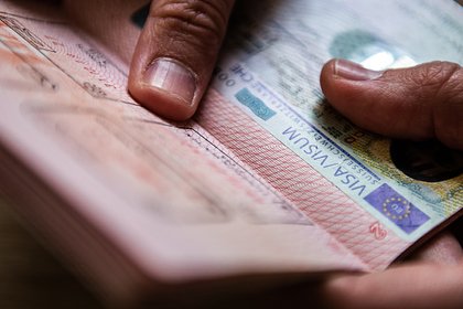 Венгрия просрочила ответ на вопросы Еврокомиссии об упрощении выдачи виз россиянам Венгрия просрочила ответ на вопросы Еврокомиссии об упрощении выдачи виз россиянам