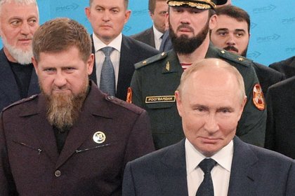 Дети Кадырова опубликовали в соцсетях фотографии с Путиным Дети Кадырова опубликовали в соцсетях фотографии с Путиным