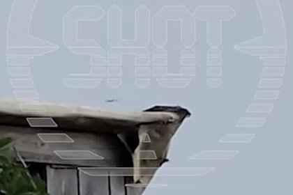 На видео попал момент пролета одного из атаковавших Кировскую область дронов На видео попал момент пролета одного из атаковавших Кировскую область дронов