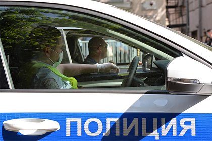 Российский десятиклассник выпал из окна на глазах бывшей подруги Российский десятиклассник выпал из окна на глазах бывшей подруги