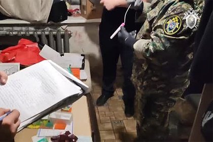 Подозреваемый в расправе над школьницей в Нижнем Тагиле попал на видео Подозреваемый в расправе над школьницей в Нижнем Тагиле попал на видео