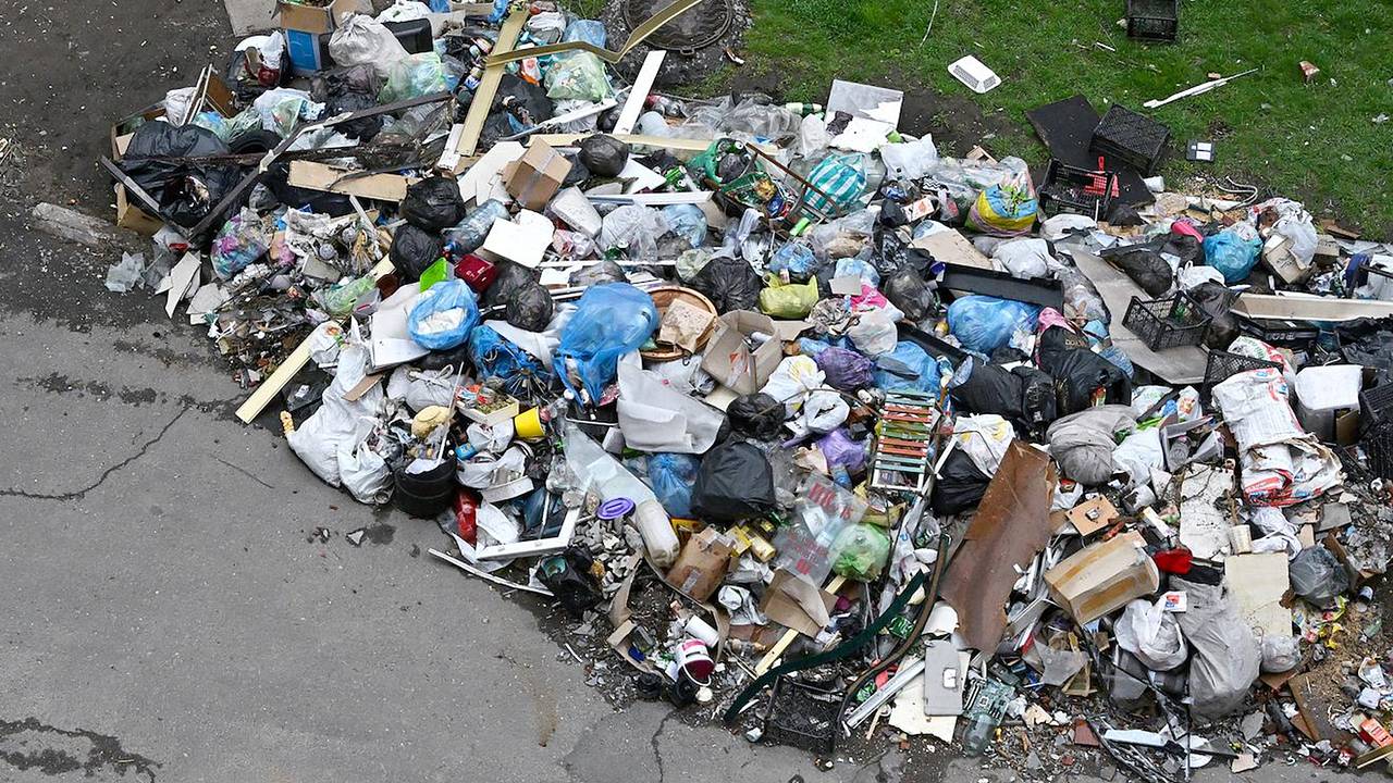 В российском городе школьник сломал позвоночник из-за свалки у дома В российском городе школьник сломал позвоночник из-за свалки у дома