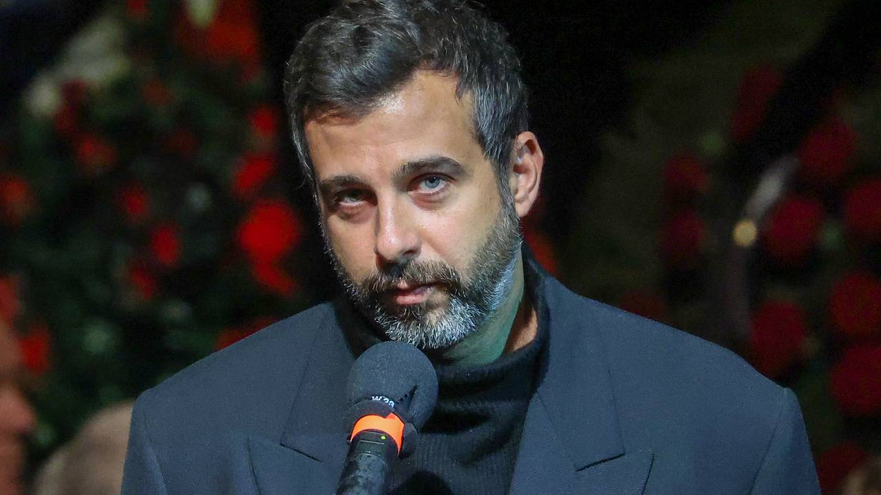 Артемий Лебедев предрек возвращение Урганта на Первый канал Артемий Лебедев предрек возвращение Урганта на Первый канал