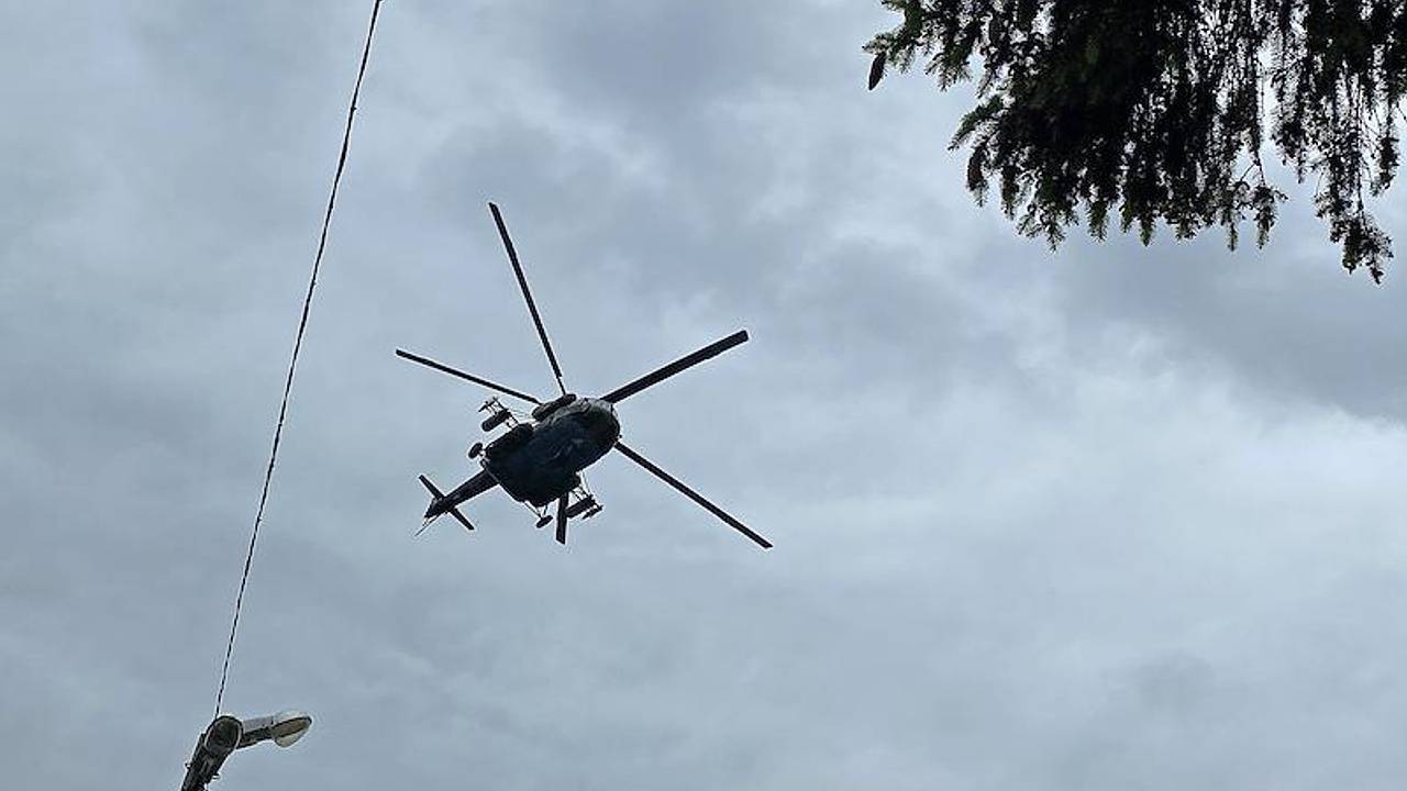 Тело одного погибшего вывезли с места крушения вертолета под Архангельском Тело одного погибшего вывезли с места крушения вертолета под Архангельском