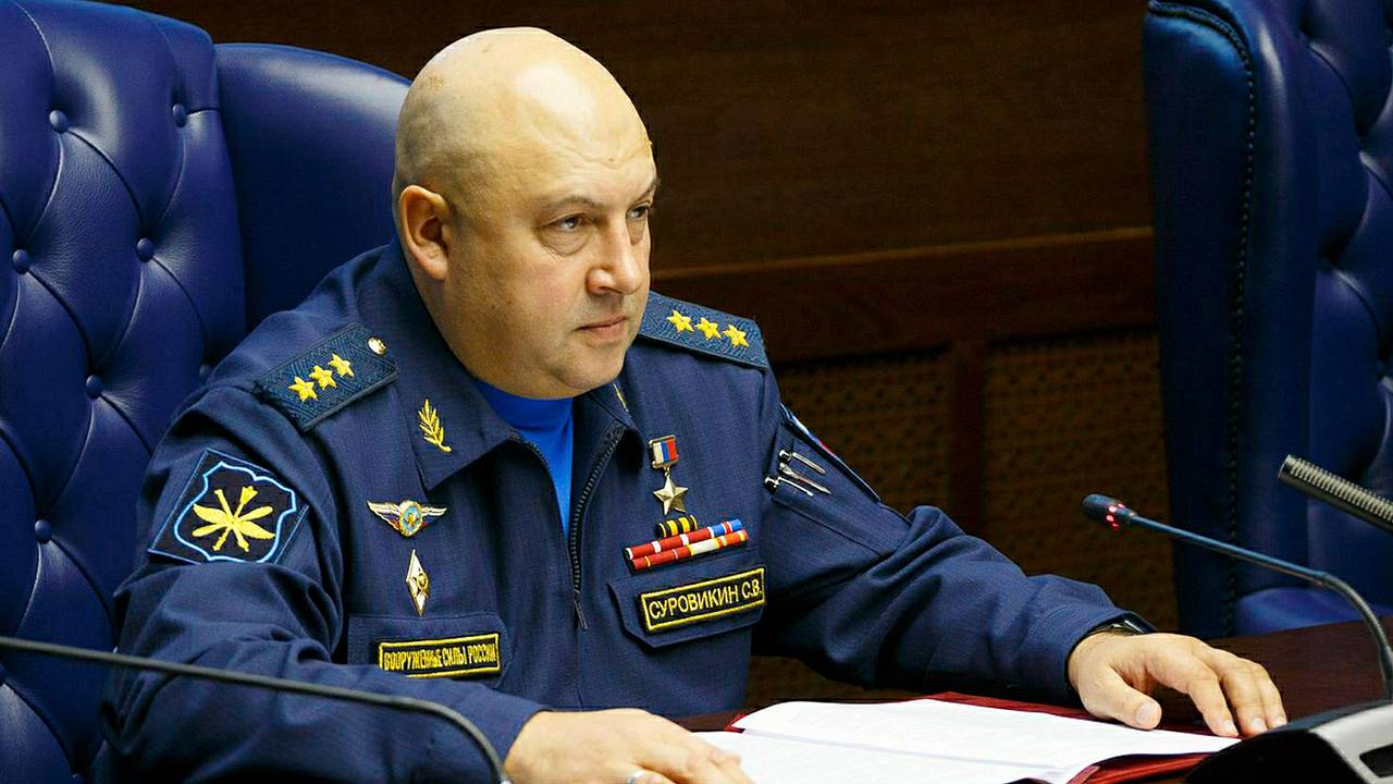 Появились новые фото Сергея Суровикина. Генерал Армагеддон в свой день рождения оказался на спецзадании в Африке Появились новые фото Сергея Суровикина. Генерал Армагеддон в свой день рождения оказался на спецзадании в Африке