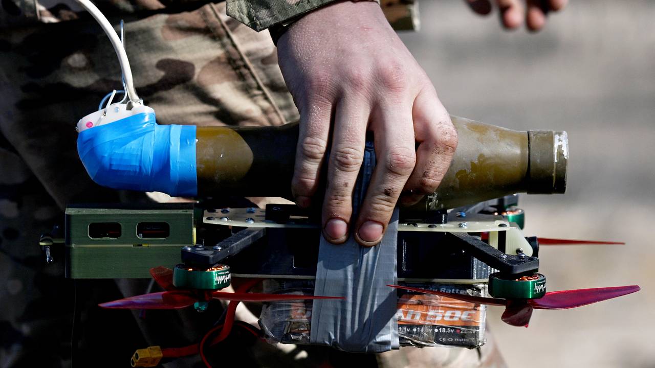 В зоне СВО дроны-камикадзе переделали в многоразовые БПЛА В зоне СВО дроны-камикадзе переделали в многоразовые БПЛА