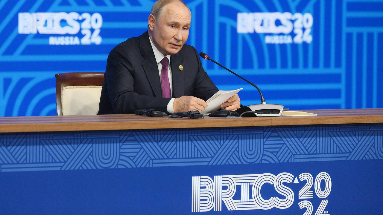 Путин высказался об аналогах SWIFT в рамках БРИКС Путин высказался об аналогах SWIFT в рамках БРИКС