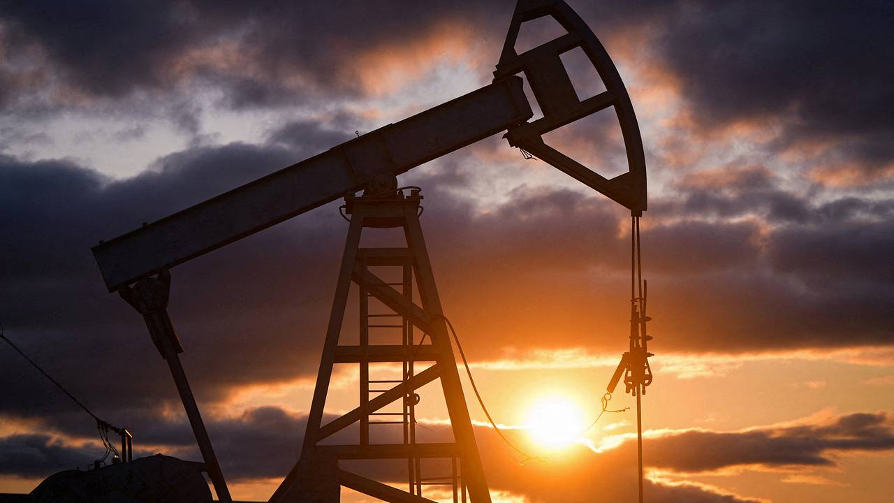 В России предложили увеличить сборы с нефтяных и угольных компаний В России предложили увеличить сборы с нефтяных и угольных компаний