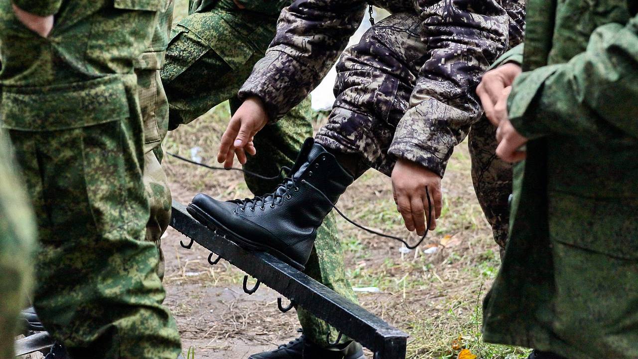 Стали известны личности сбежавших в Сибири военнослужащих. Младшему оказалось 19 лет Стали известны личности сбежавших в Сибири военнослужащих. Младшему оказалось 19 лет