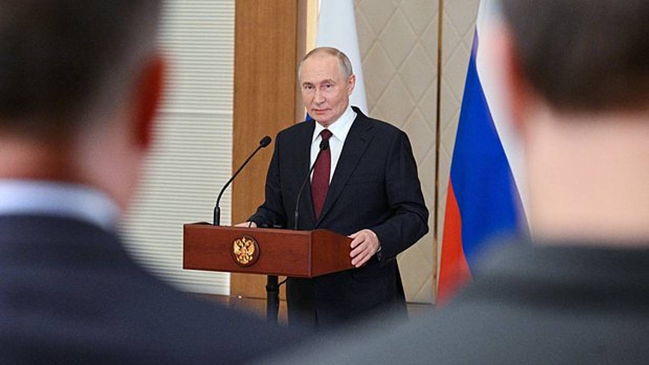 Путин вручил награду «Волонтер года»