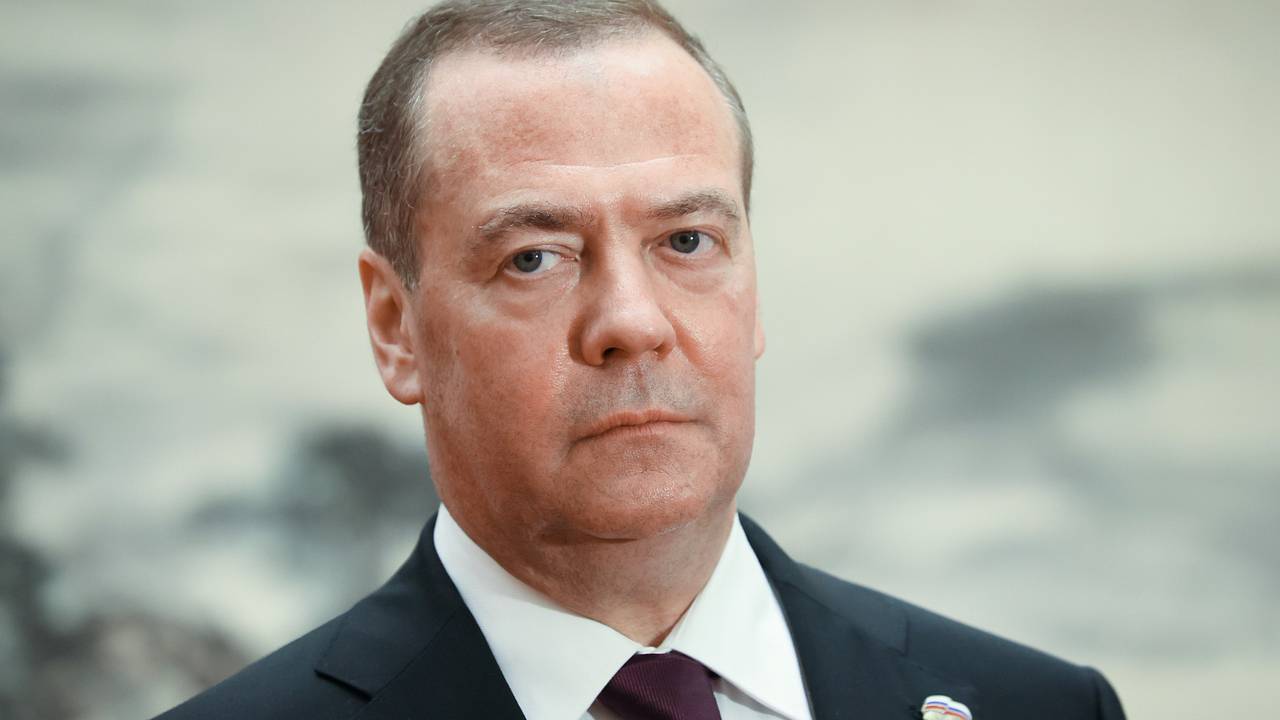 Медведев назвал русских и украинцев одним народом