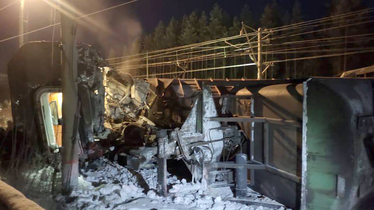 Данные о пострадавших при столкновении поездов в Мурманской области уточнили Данные о пострадавших при столкновении поездов в Мурманской области уточнили