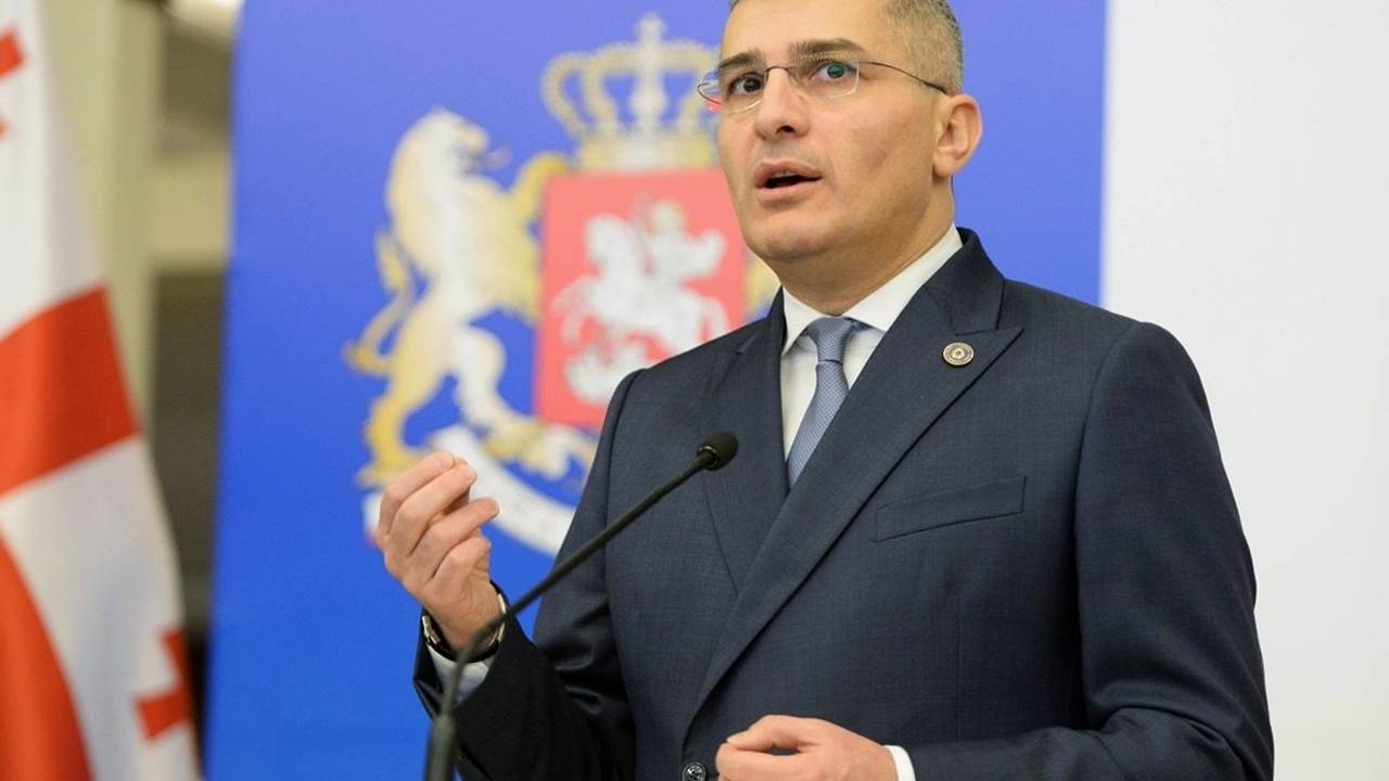 В Грузии предложили экс-президенту считать себя Гитлером или Муссолини В Грузии предложили экс-президенту считать себя Гитлером или Муссолини