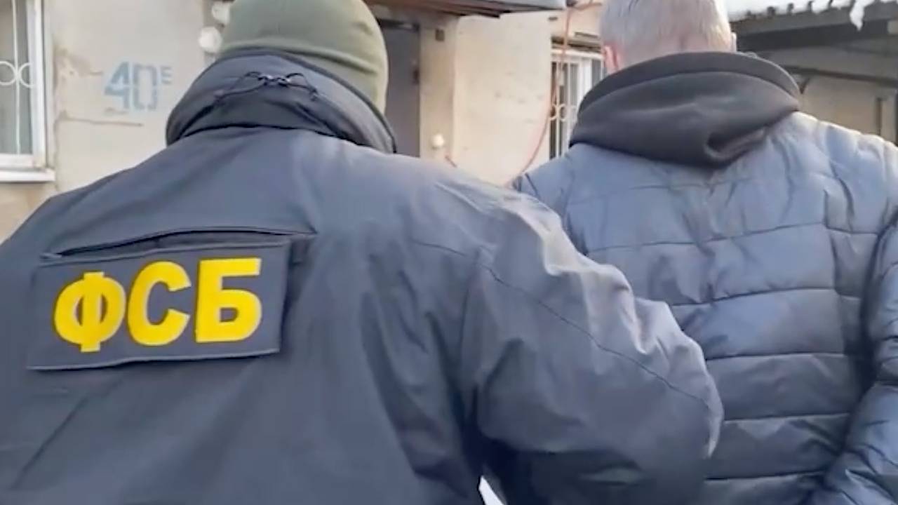 Пытавшийся отравить работников ОПК России по заказу из Киева попал на видео Пытавшийся отравить работников ОПК России по заказу из Киева попал на видео