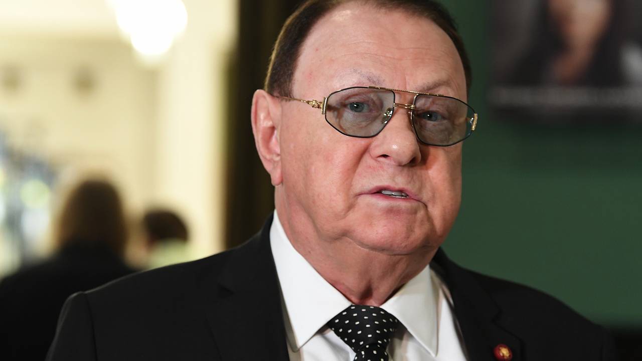 Директор «Ленкома» рассказал о предлагаемых Певцову ролях Директор «Ленкома» рассказал о предлагаемых Певцову ролях