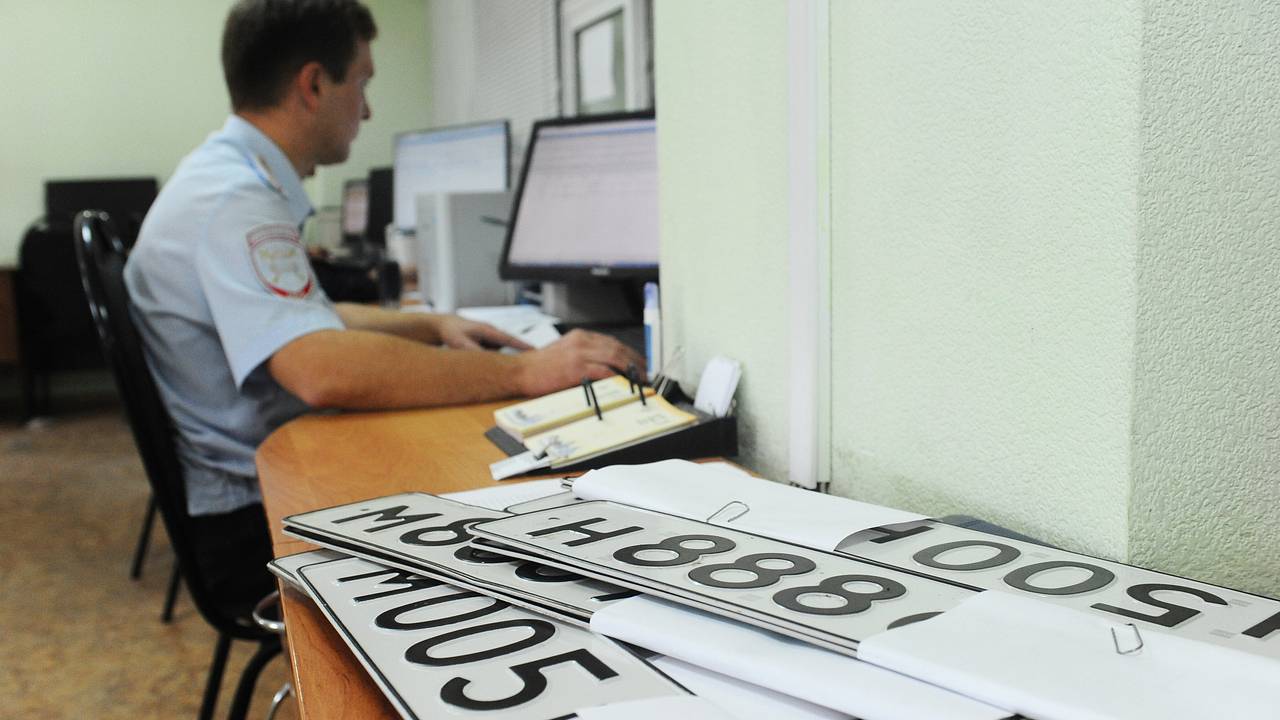 Россиян освободили от предоставления ОСАГО при регистрации автомобиля Россиян освободили от предоставления ОСАГО при регистрации автомобиля