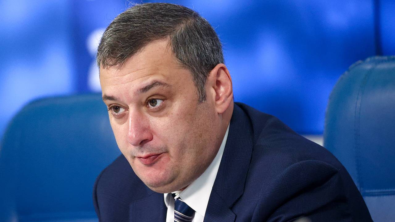 Публично возмутившемуся отпуском чиновницы Хинштейну указали на неправоту Публично возмутившемуся отпуском чиновницы Хинштейну указали на неправоту