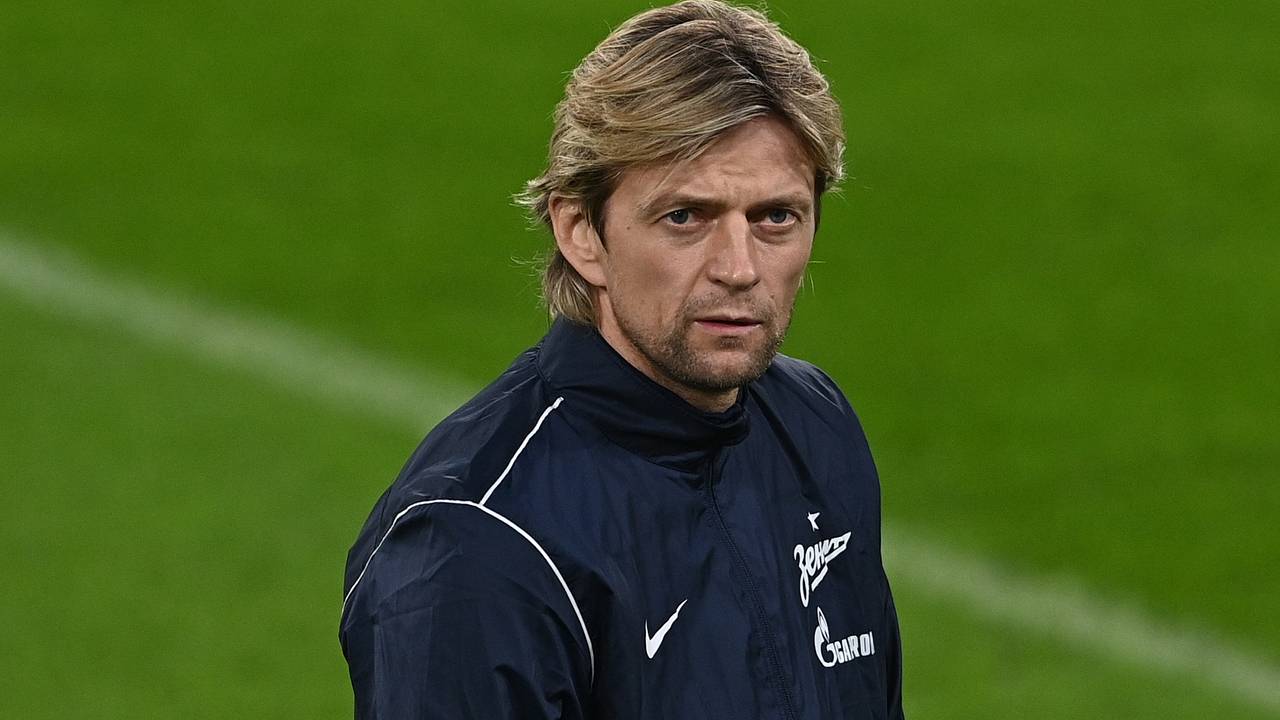 45-летний украинский тренер «Зенита» попал в заявку на матч команды в качестве игрока 45-летний украинский тренер «Зенита» попал в заявку на матч команды в качестве игрока