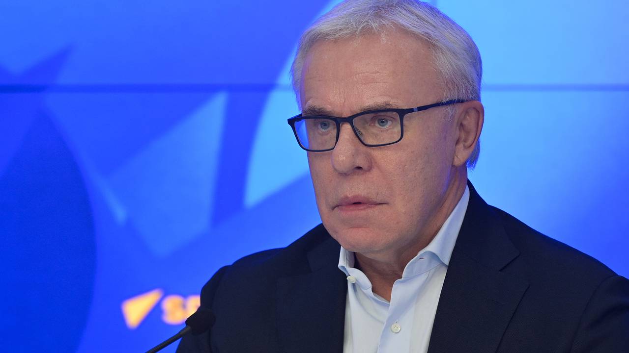 Фетисов усомнился в искренности желания Гашека вернуть россиян на турниры Фетисов усомнился в искренности желания Гашека вернуть россиян на турниры