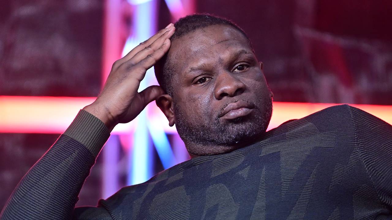 Натурализованный американский боксер порассуждал о достойных получить паспорт России Натурализованный американский боксер порассуждал о достойных получить паспорт России