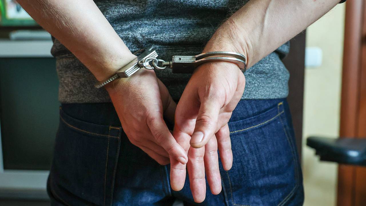 Помогавшего иностранцам скрываться от военкомата главу отдела миграции взяли под стражу Помогавшего иностранцам скрываться от военкомата главу отдела миграции взяли под стражу