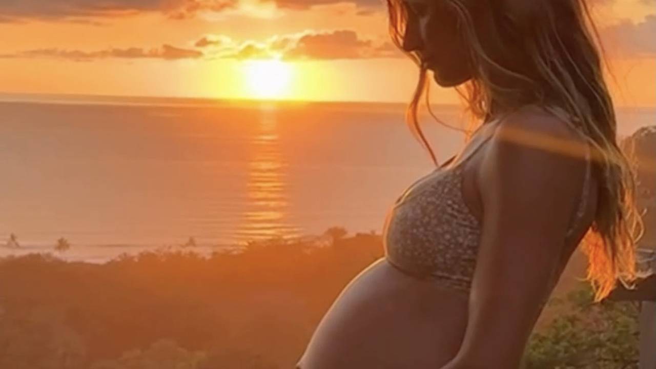 Беременная Жизель Бюндхен опубликовала видео в бикини Беременная Жизель Бюндхен опубликовала видео в бикини