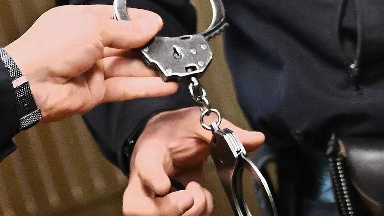Пятеро россиян создали нарколабораторию под видом животноводческой фермы и попались Пятеро россиян создали нарколабораторию под видом животноводческой фермы и попались