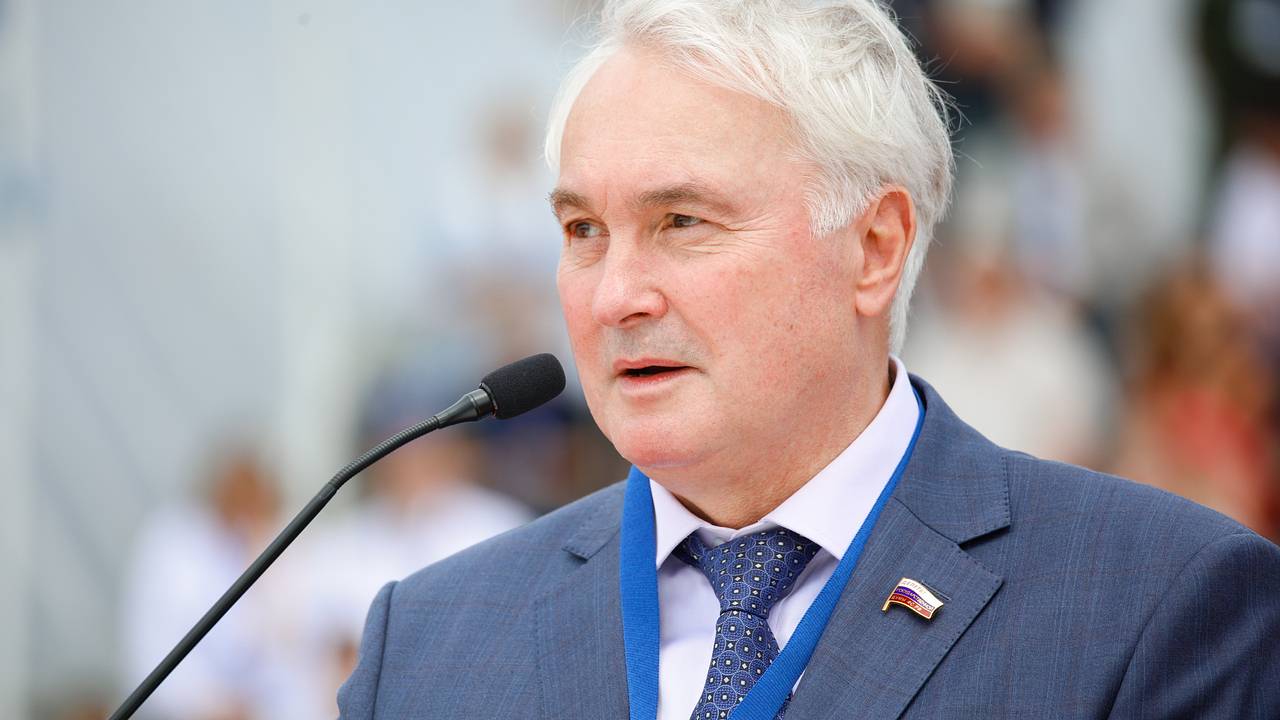 Российский генерал отреагировал на планы Зеленского брать на службу в ВСУ 18-летних Российский генерал отреагировал на планы Зеленского брать на службу в ВСУ 18-летних