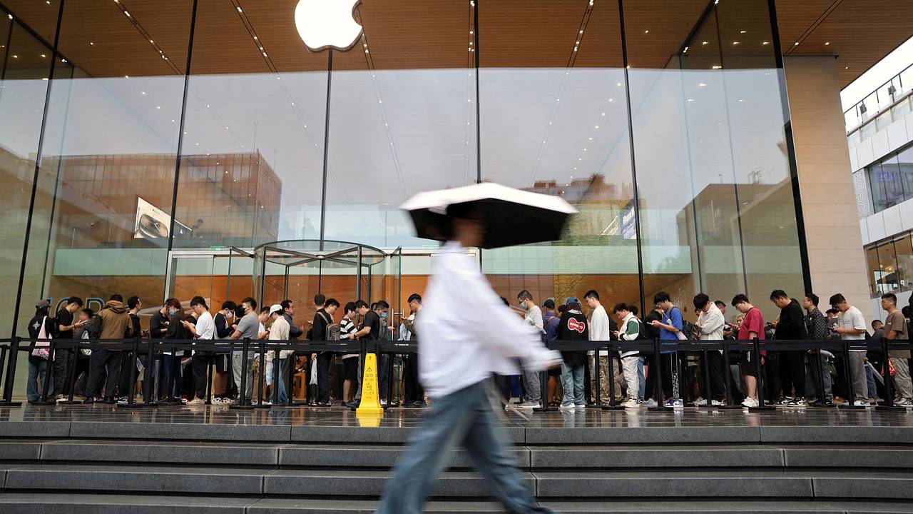 Предсказана популярность дешевого смартфона Apple Предсказана популярность дешевого смартфона Apple