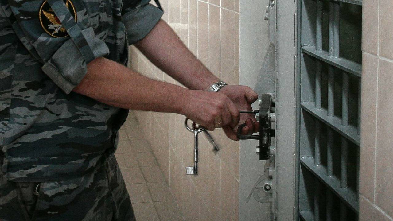 Учительница во время секса расцарапала спину подростку и попала в тюрьму Учительница во время секса расцарапала спину подростку и попала в тюрьму