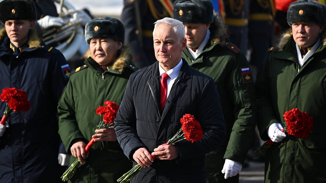 Белоусов поблагодарил занявших Улаклы в ДНР бойцов Белоусов поблагодарил занявших Улаклы в ДНР бойцов