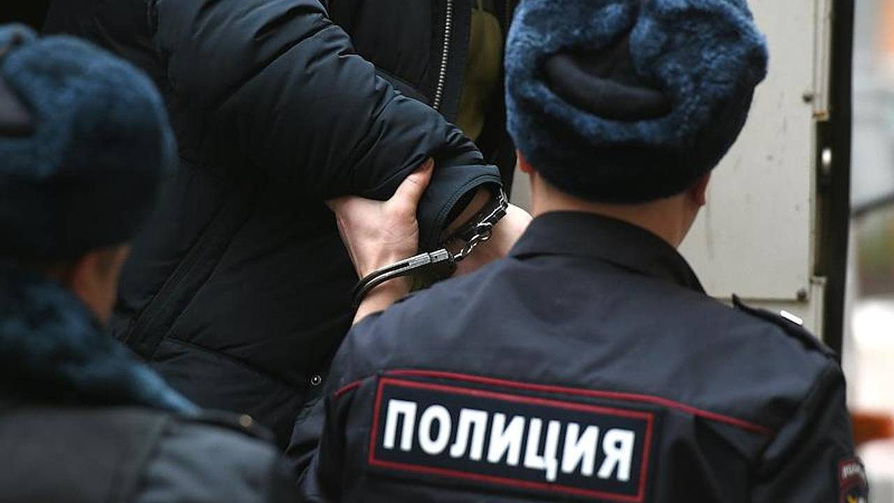 Россиянин по указу аферистов ограбил МФО и совершил два поджога Россиянин по указу аферистов ограбил МФО и совершил два поджога
