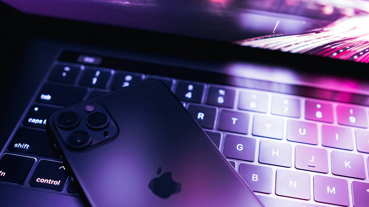 Пользователи iPhone пожаловались на сломанный будильник Пользователи iPhone пожаловались на сломанный будильник