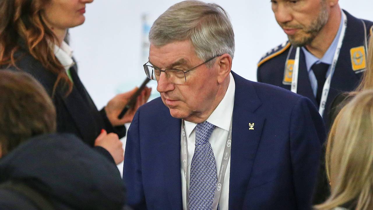 Томас Бах подал в отставку с поста члена МОК после 34 лет работы Томас Бах подал в отставку с поста члена МОК после 34 лет работы