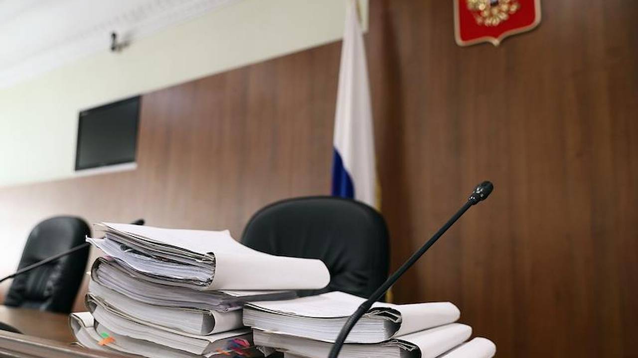 Подмосковный суд приостановил права иностранцев на «Русский стандарт» Подмосковный суд приостановил права иностранцев на «Русский стандарт»