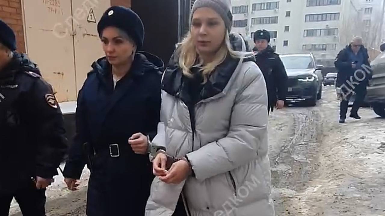 Внучка экс-мэра Самары в деталях описала убийство дедушки и бабушки. Она заморозила тела азотом, расчленила и раскидала по городу Внучка экс-мэра Самары в деталях описала убийство дедушки и бабушки. Она заморозила тела азотом, расчленила и раскидала по городу