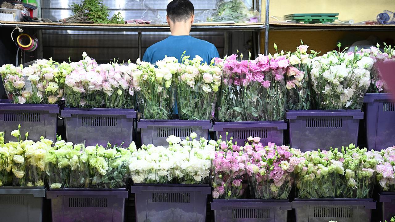 Россиянин пришел в магазин за цветами и захотел изнасиловать продавщицу Россиянин пришел в магазин за цветами и захотел изнасиловать продавщицу