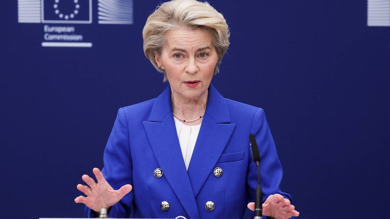 Во Франции отвергли предложение фон дер Ляйен о помощи Украине Во Франции отвергли предложение фон дер Ляйен о помощи Украине