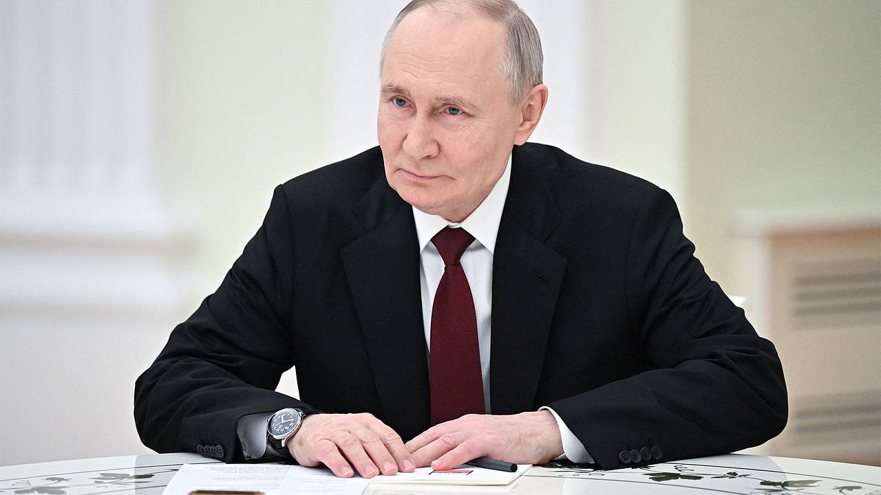 В Кремле высказались о контактах Путина с новым руководством Сирии В Кремле высказались о контактах Путина с новым руководством Сирии