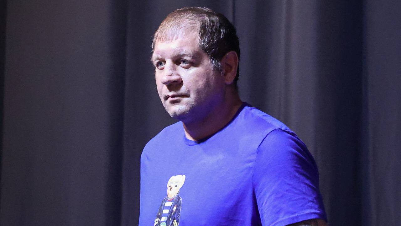 Врач оценил шансы сообщившего об отнявшихся ногах Александра Емельяненко на восстановление Врач оценил шансы сообщившего об отнявшихся ногах Александра Емельяненко на восстановление